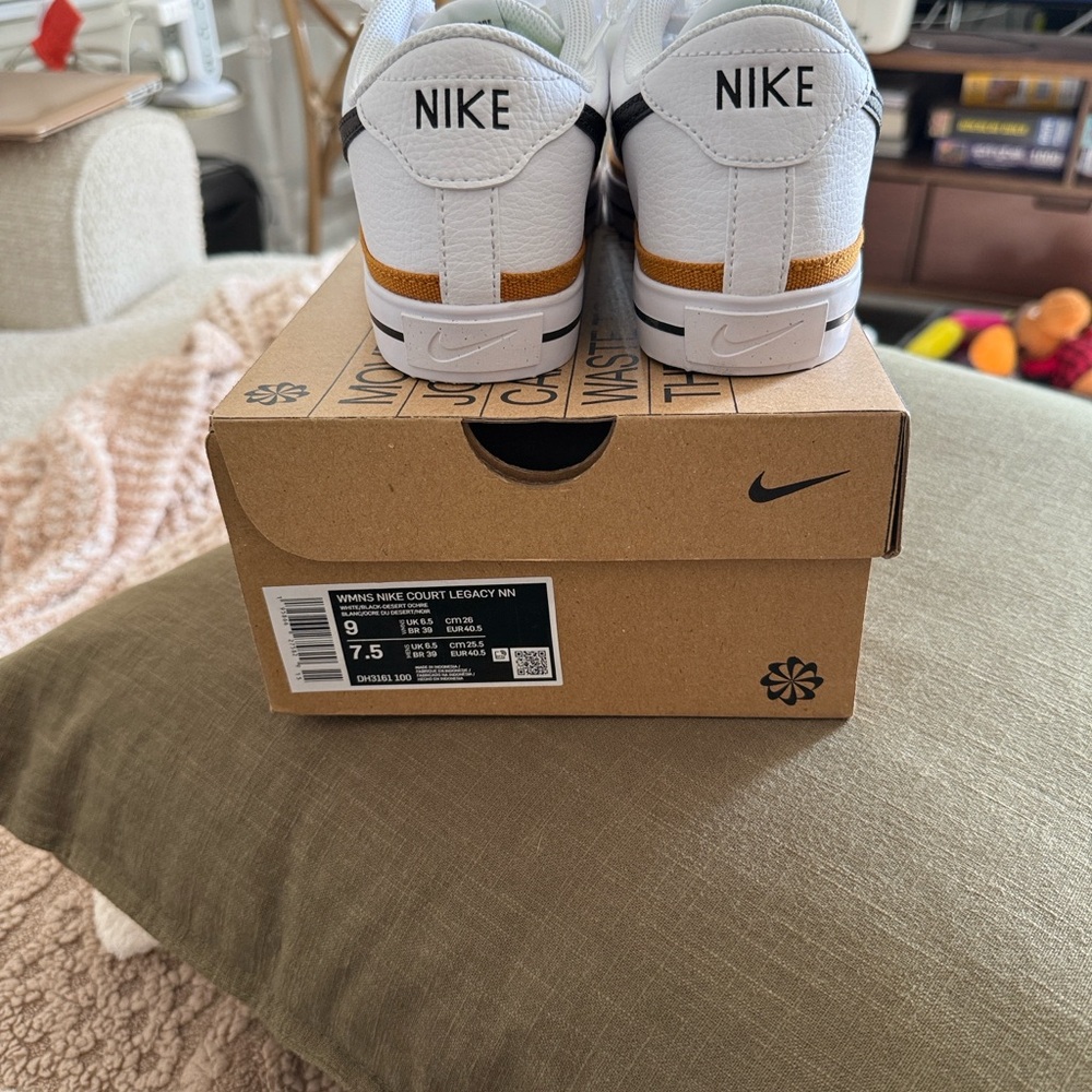 Nike Court Legacy Sneakers